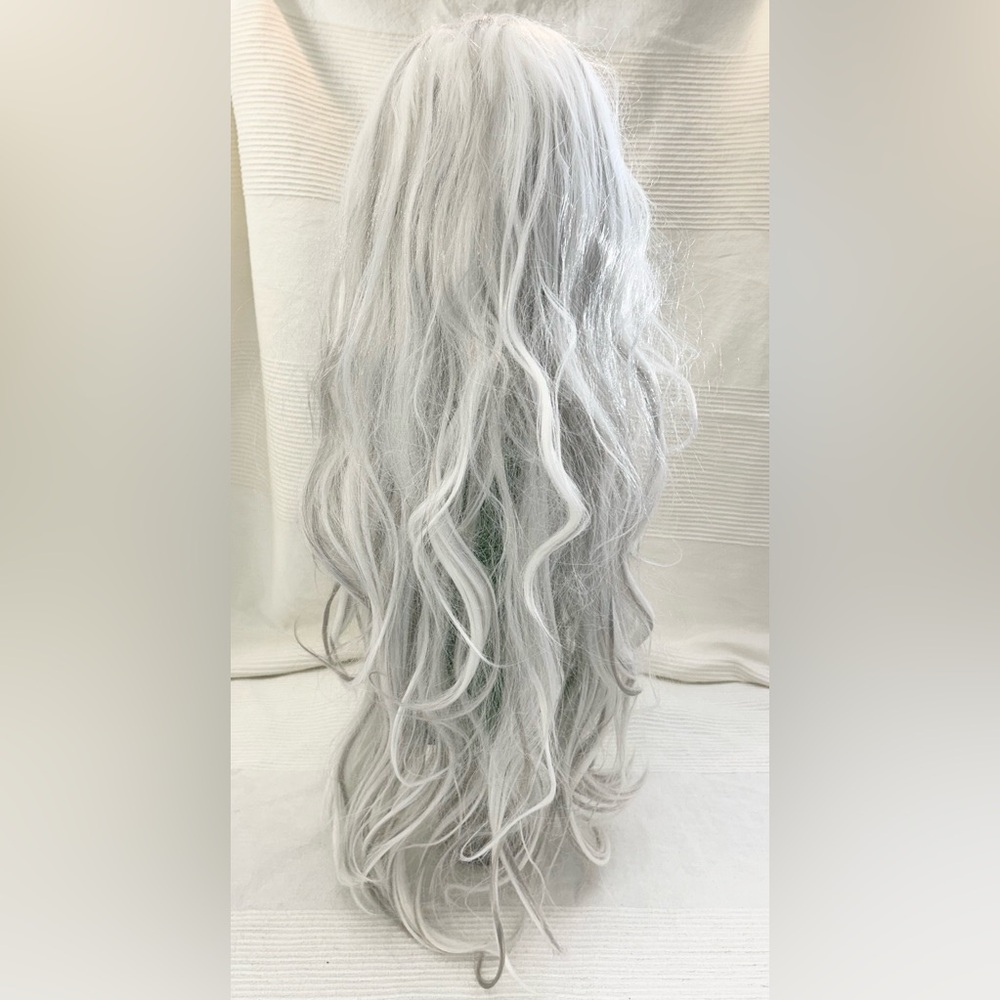 California Costumes Long Silver Wig - Picture 9 of 16